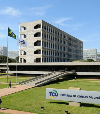 NÃO DEVE SER RETIDO PAGAMENTO POR ...